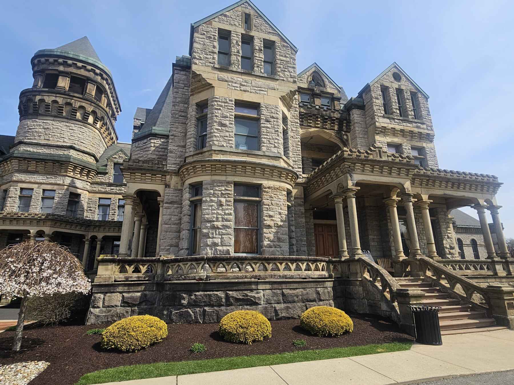 POI 2 Tour Image